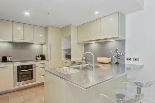 Apartamento Viaduct Marina Executive - Free Parking & Pool