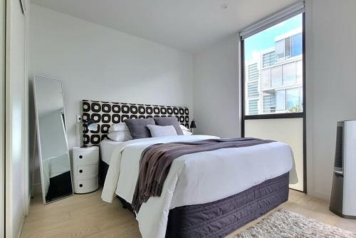 Marina View Apartment In The Viaduct-pool,spa-gym