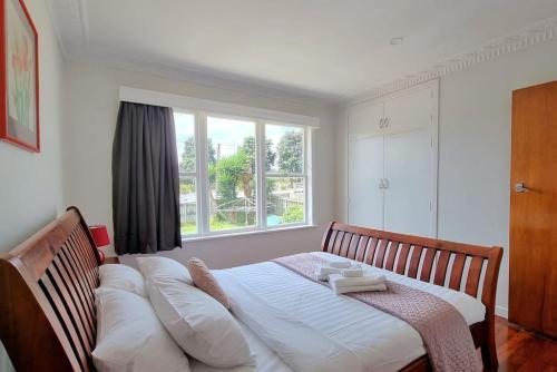 Apartamento Awesome 3 - Bedroom Unit With Free Parking - Wifi