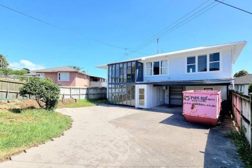 Apartamento Awesome 3 - Bedroom Unit With Free Parking - Wifi