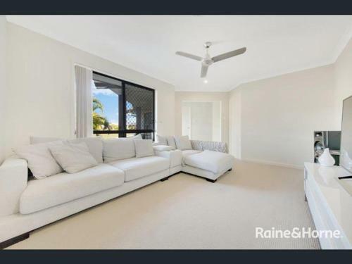 Award Winner House 4 Beds 2 Baths Airconditioned In Gladstone
