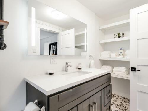 Charming And Newly Renovated Home In Arnprior