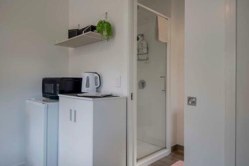 Apartamento Six Kamahi Guest House & Studio Unit