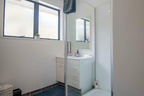 Apartamento Six Kamahi Guest House & Studio Unit