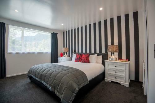 Apartamento Six Kamahi Guest House & Studio Unit
