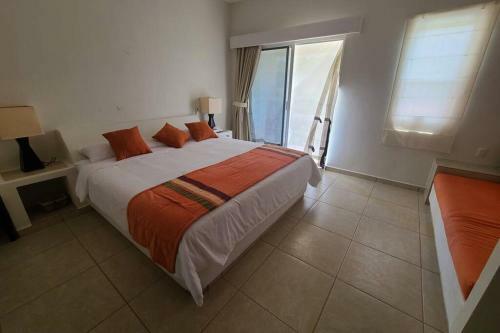 Grand Sirenis Villa- Private Pool 6br/5bth-beach