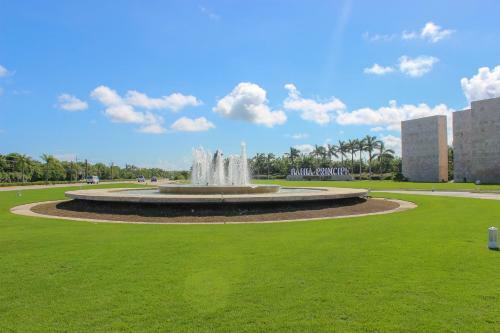 Apartamento Chic Modern Condo Private Balcony Infinity Pool In The Complex Wellness Focused Community