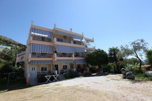 Alexia Apartments
