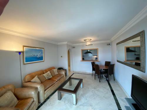 Marina Banus Apartment - Frontline Beach Suite - Puerto Banus