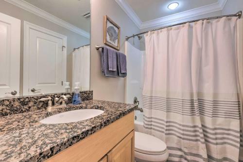Apartamento Sunny 1st-floor Condo With Ocean-view Balcony!