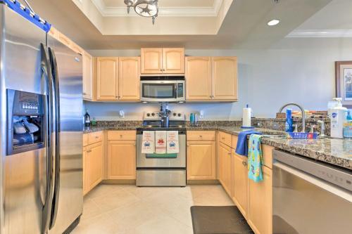 Apartamento Sunny 1st-floor Condo With Ocean-view Balcony!