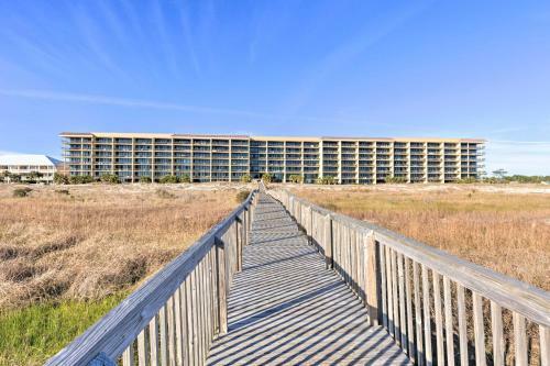 Apartamento Sunny 1st-floor Condo With Ocean-view Balcony!