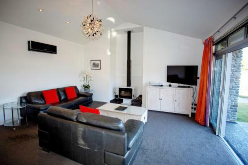 Luxury On Rutherford - Hanmer Springs Holiday Home