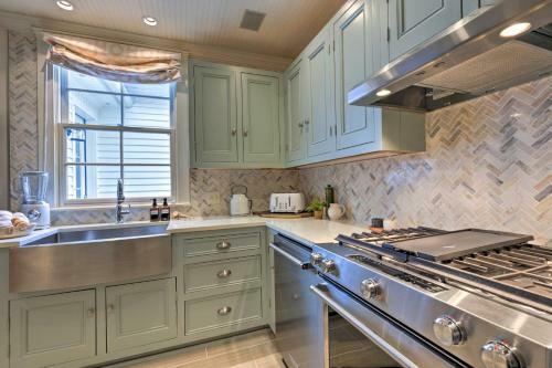 Luxe Fairhope Home - Short Walk To The Beach!