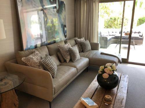 Luxury Apartment In La Isla, Puerto Banus