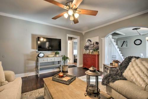 Modern Florence Getaway With Patio And Grill!