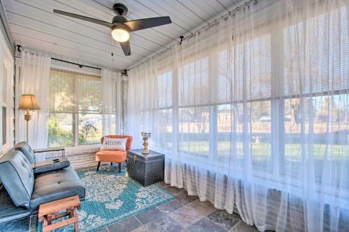 Modern Florence Getaway With Patio And Grill!