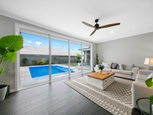 Huntlee Pool Luxe House