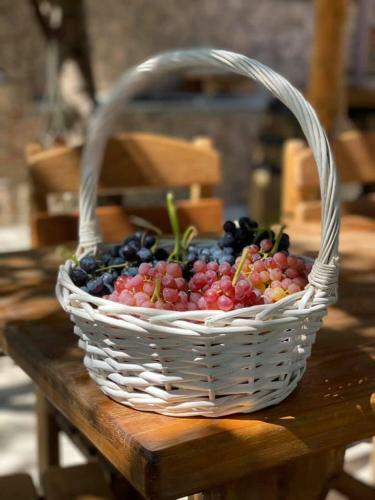 Hostal Yeganyans Guest House And Wine Yard