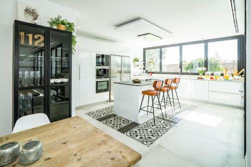 Vlg-modern 5 Bedroom Villa Close To Beach