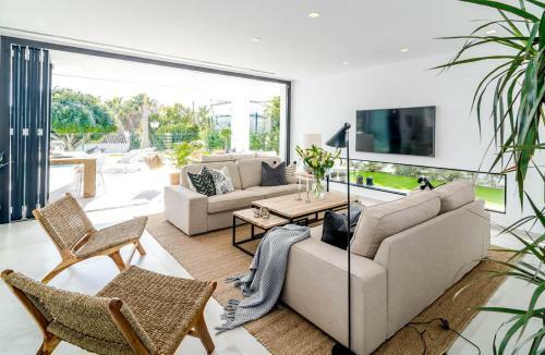 Vlg-modern 5 Bedroom Villa Close To Beach
