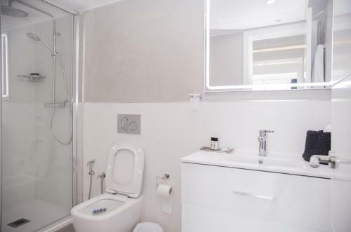 Hostal Seven Golden Mile