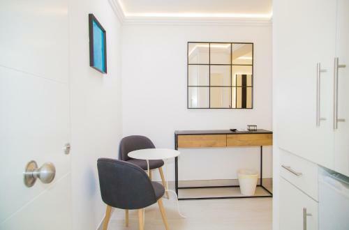 Hostal Seven Golden Mile