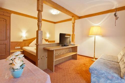 Hostal Caf� Aparthotel K�serstube