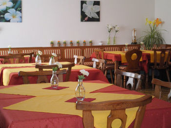 Hostal Wohlf�hlpension Illmitzerhof