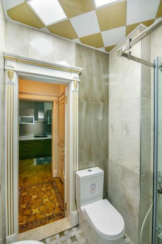 Super Deluxe Apartment On Nizami Street