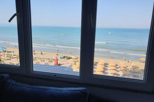 Modern Sea View Apartment For A Perfect Holiday