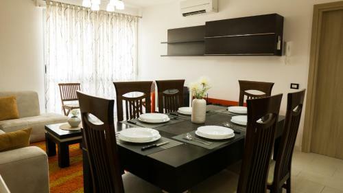Apartamento Eka Luxury Two-bedroom Penthouse