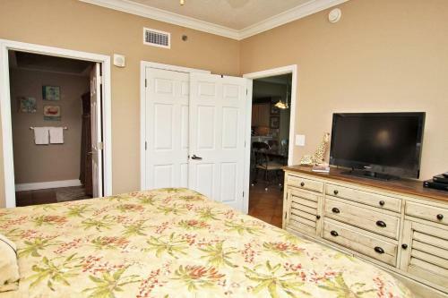 Crystal Shores West By Youngs Suncoast