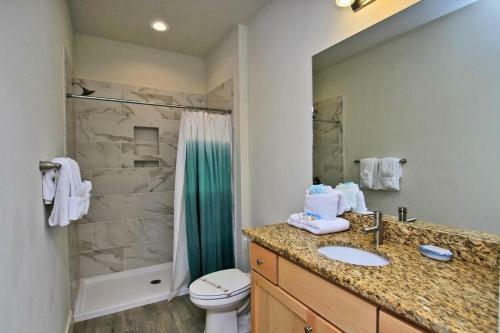 Romeo Beach By Youngs Suncoast