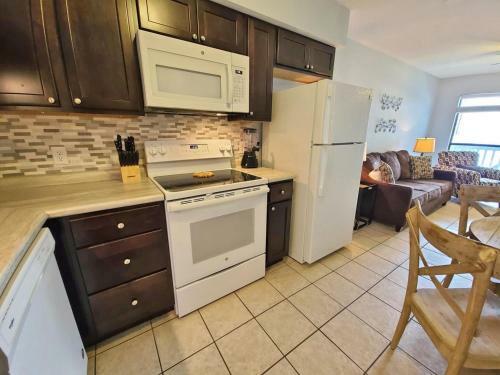 Cove By Youngs Suncoast