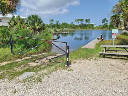 Cove By Youngs Suncoast