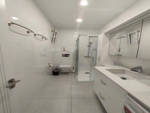 Elegant And Spacious Apartment With Sea Vieuw