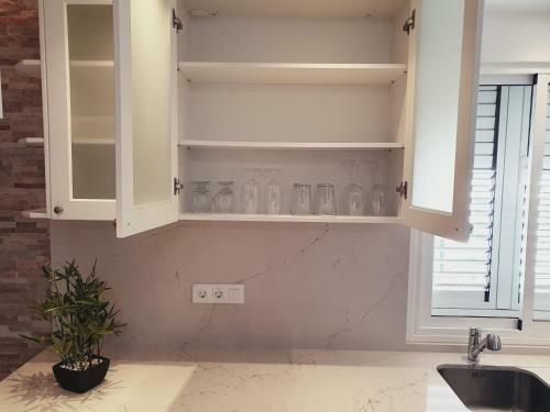 Elegant And Spacious Apartment With Sea Vieuw