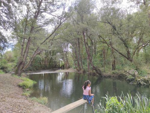 Acogedora Casita Junto Al R�o Cabe!