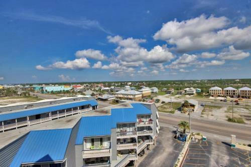 Castaways By Youngs Suncoast