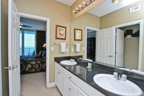 San Carlos 1001 By Youngs Suncoast