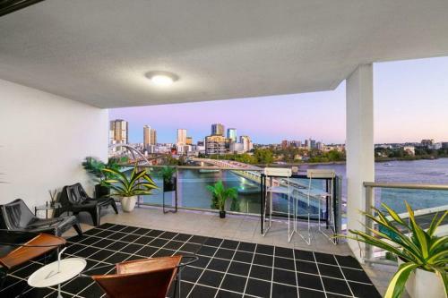 Apartamento Spacious River View 3 Bdrm Apt With 2 Car Spaces