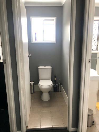 3 Bedroom Unit Upstairs- In A Hi-set Home