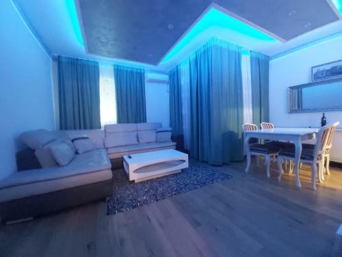 Silver Apartment
