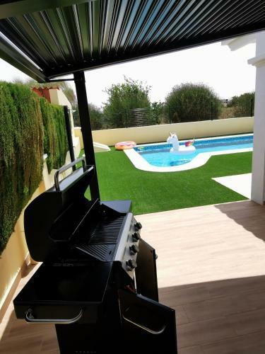 Villa de Lujo de 550 M2 Con Piscina Privada Y Barbacoa