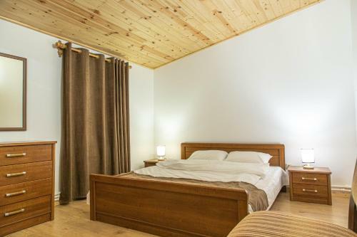 Villa Quattro Armenia - Comfortable Villa With Open Pool