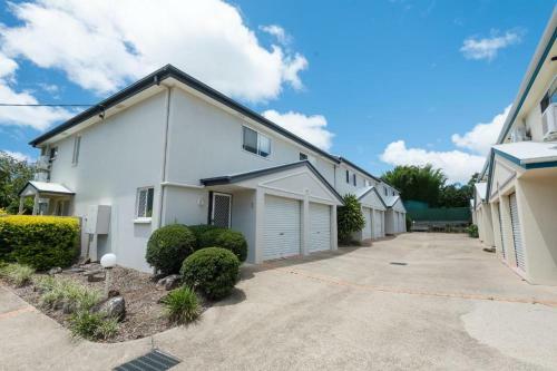 Villa 3 Bedroom Unit Earlier Check In Pet Friendly