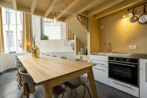 Shway60 Family House