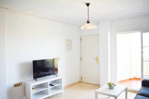 Top Floor Apartment With Private Roof Terrace.