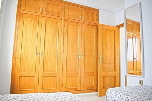 Top Floor Apartment With Private Roof Terrace.